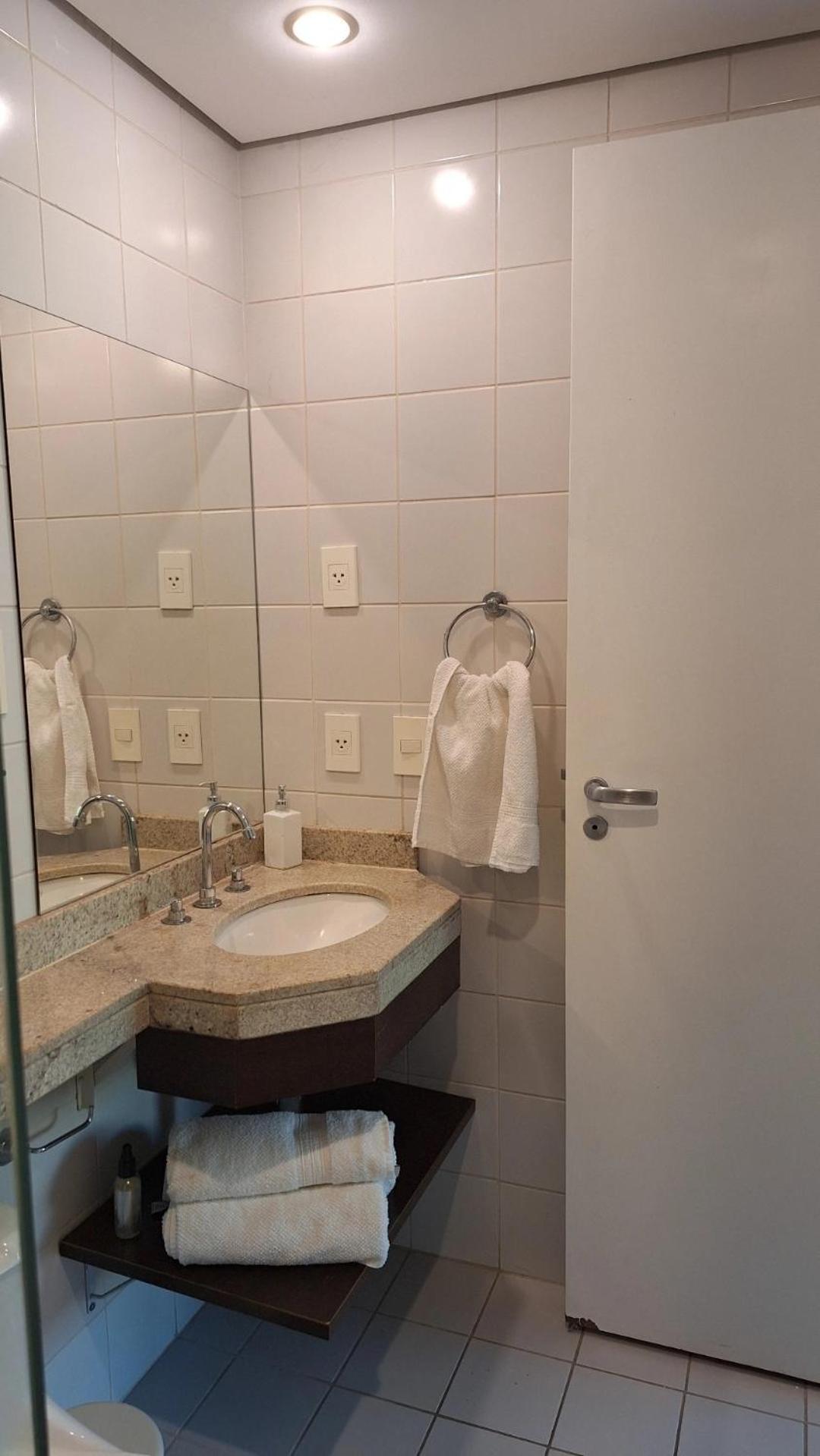 Ibirapuera Excelente , Confortavel , Otima Localizacao Apartamento *