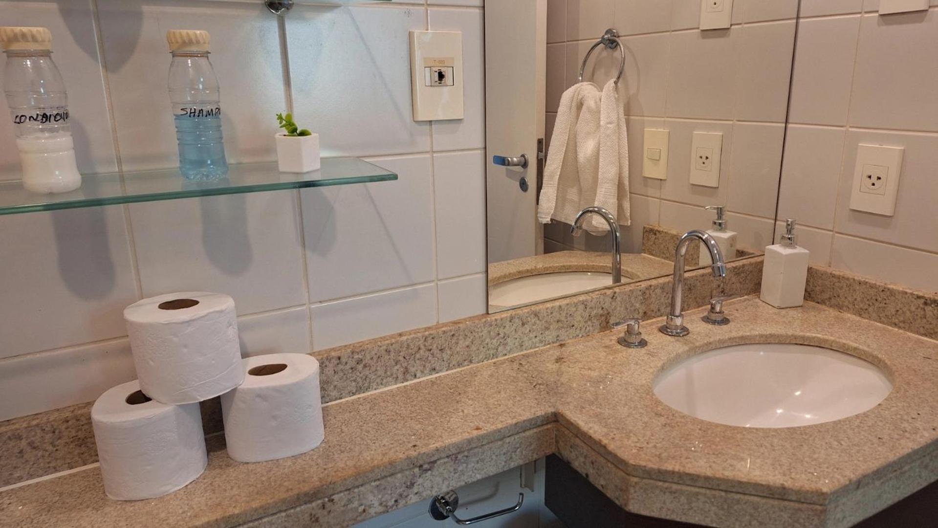 Apartamento Ibirapuera Excelente , Confortavel , Otima Localizacao *