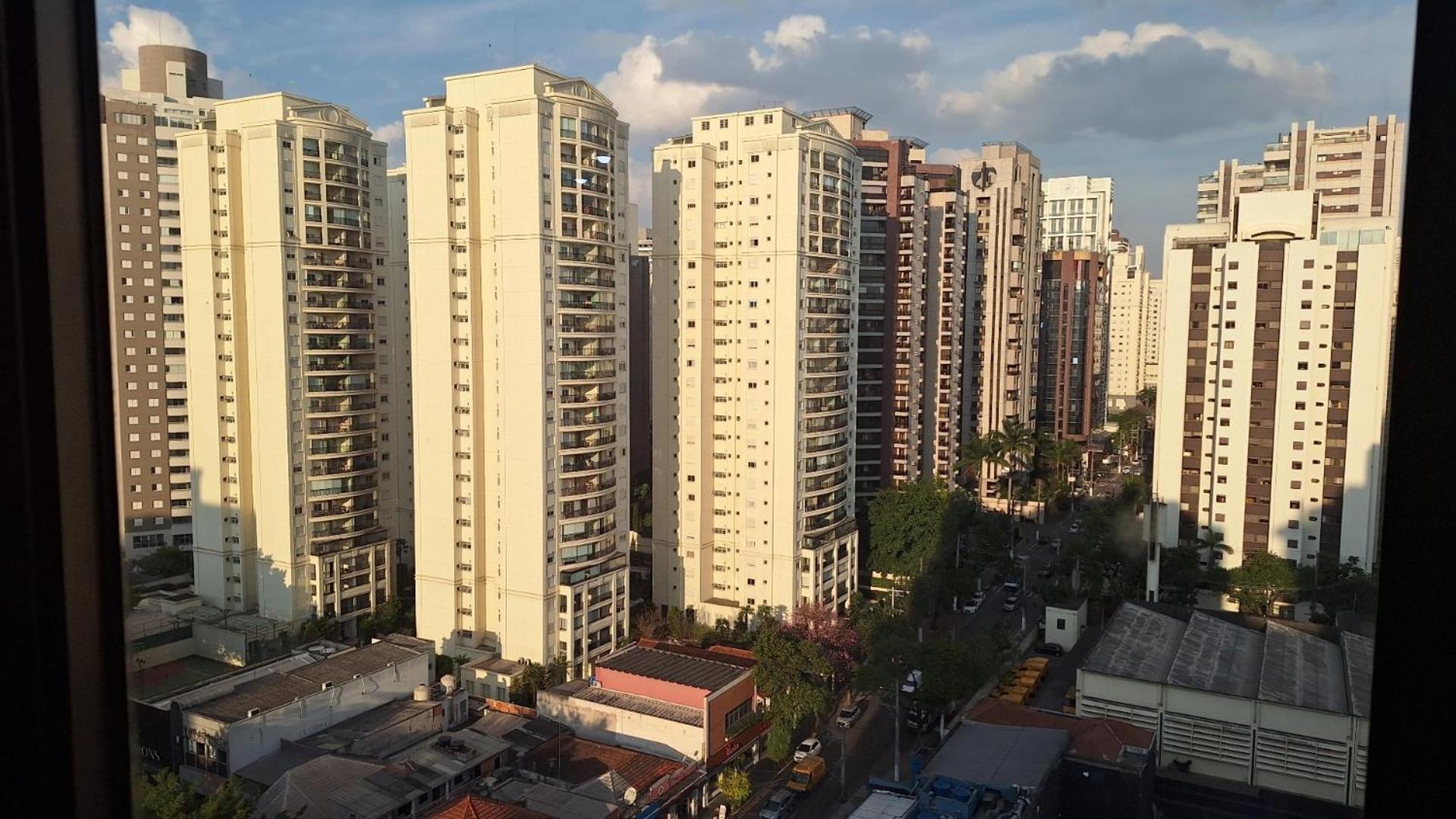 Apartamento Ibirapuera Excelente , Confortavel , Otima Localizacao