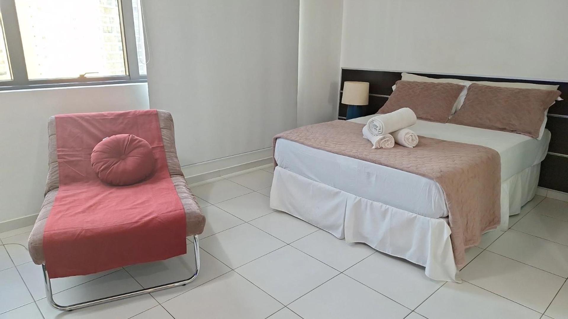 Ibirapuera Excelente , Confortavel , Otima Localizacao Apartamento *